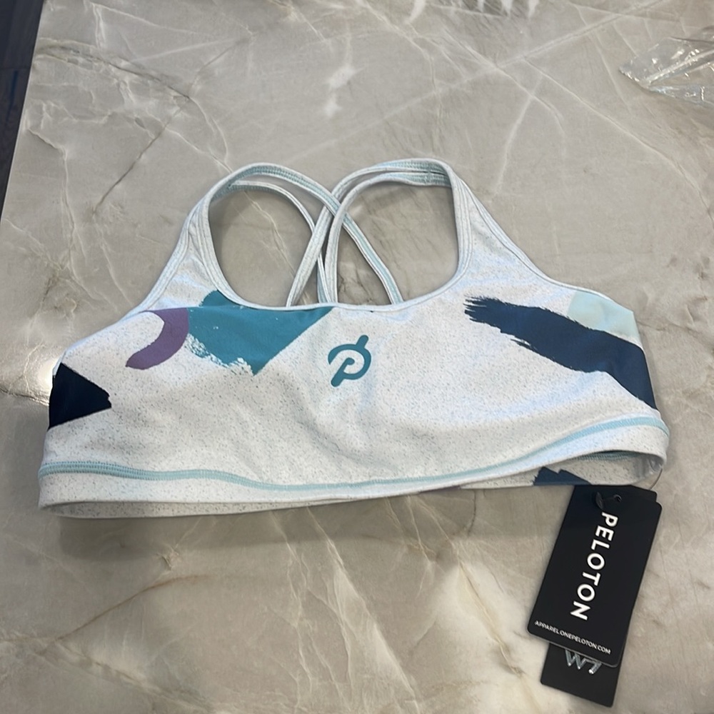 NWT WITH Peloton Modern Composition Strappy Sports Bra. Size Large - Picture 4 of 5